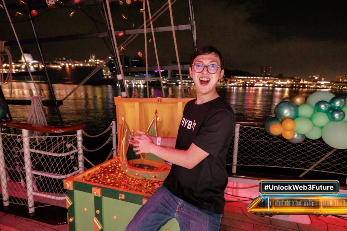 Bybit_Official's tweet photo. Here we love to celebrate 🎉, especially on yachts with the best people in the industry! ❤️🔥
#UnlockWeb3 #TheCryptoArk https://t.co/b5E8GB7YdE