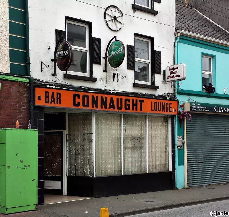 BrewHynes's tweet photo. The Connaught Lounge in Athlone. A perfect Sunday was spent in here a couple of weeks ago. The Wolfe Tones were playing and the pints were good. The place clearly hasn’t changed in years. A Class spot! I forgot to take a picture of the front so I stole it from Google. https://t.co/1ucBsySJU5