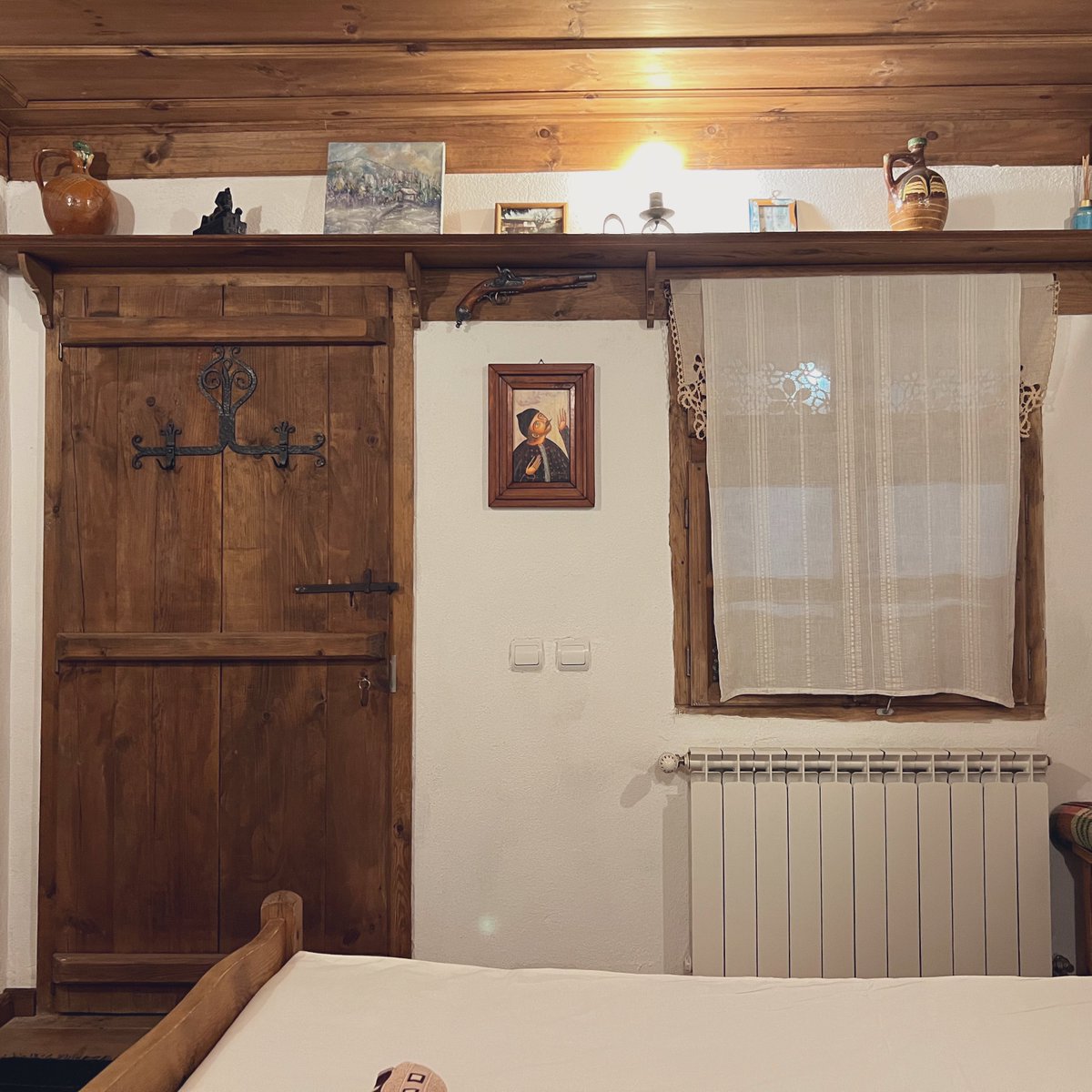 JourneysofJames's tweet image. Cycled for hours today. Climbed ~600m. Exhausted. As darkness falls I reach Kovachevitsa in the Rhodope mountains. At the Inn I’m treated to a hearty stew, flan and blackcurrant wine. The smell of firewood. It could be 100 years ago. All’s well with the world for a bit.
