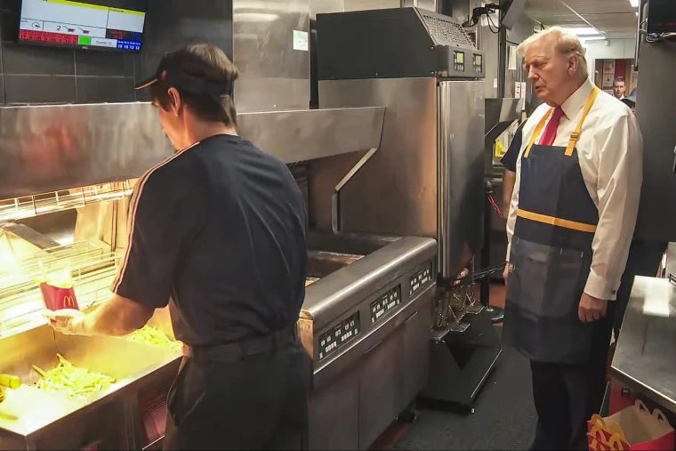 MattyCheney's tweet photo. Ronald McDonald Trump…what a clown! 🤡 https://t.co/eyWgeMqJJf