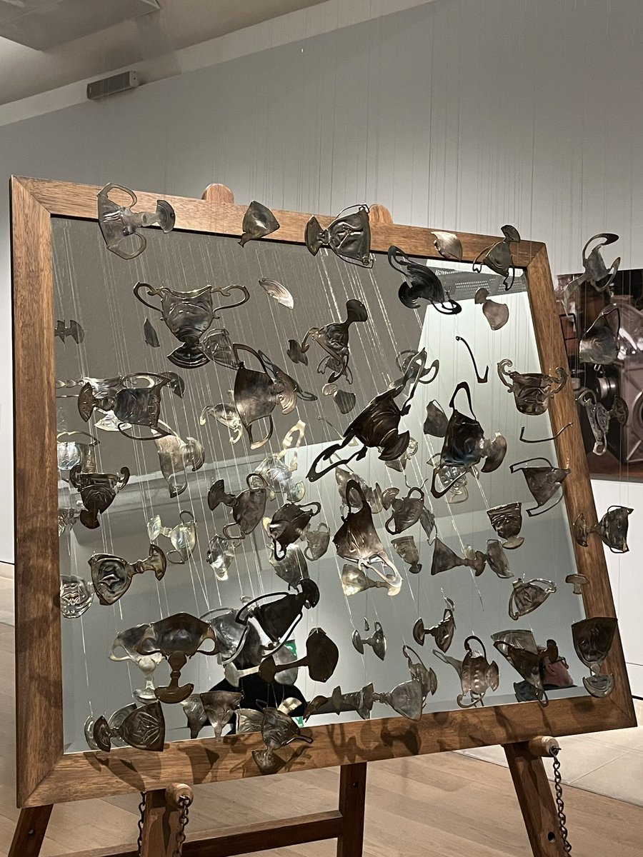 HelenNewhouse's tweet photo. @pallanthousegallery yesterday-The introduction reminded me of why I am drawn to the still life genre: 
“These historic still life paintings sought to convey the transience of life through arrangements of inanimate symbolic objects” https://t.co/op45lkLhdF