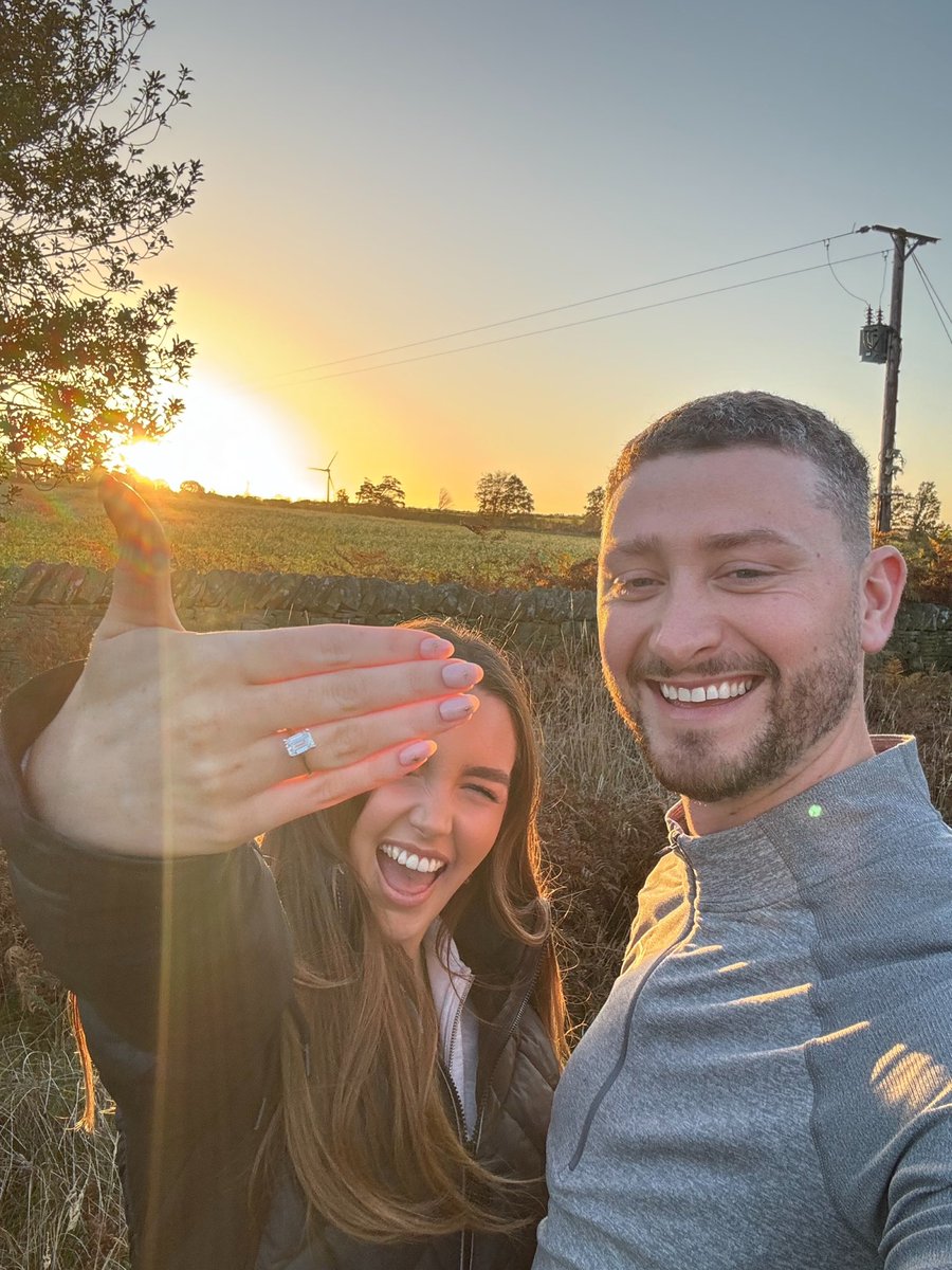 ecrx's tweet photo. I’m engaged to the love of my life!!!!!! 😭❤️😭❤️😭❤️ https://t.co/IAGVV9JIA9