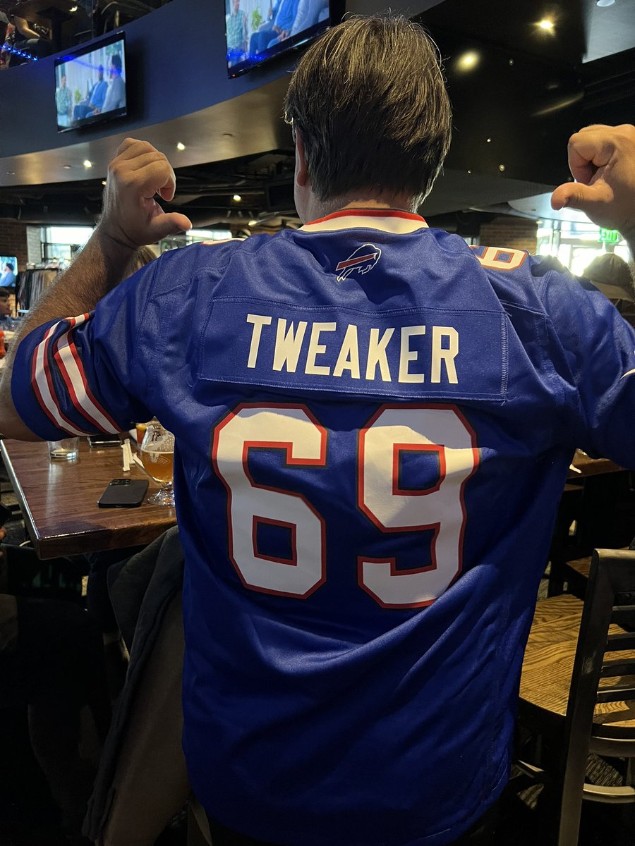 darth__mouth's tweet photo. fuck you go bills https://t.co/f1VzHv9qJD