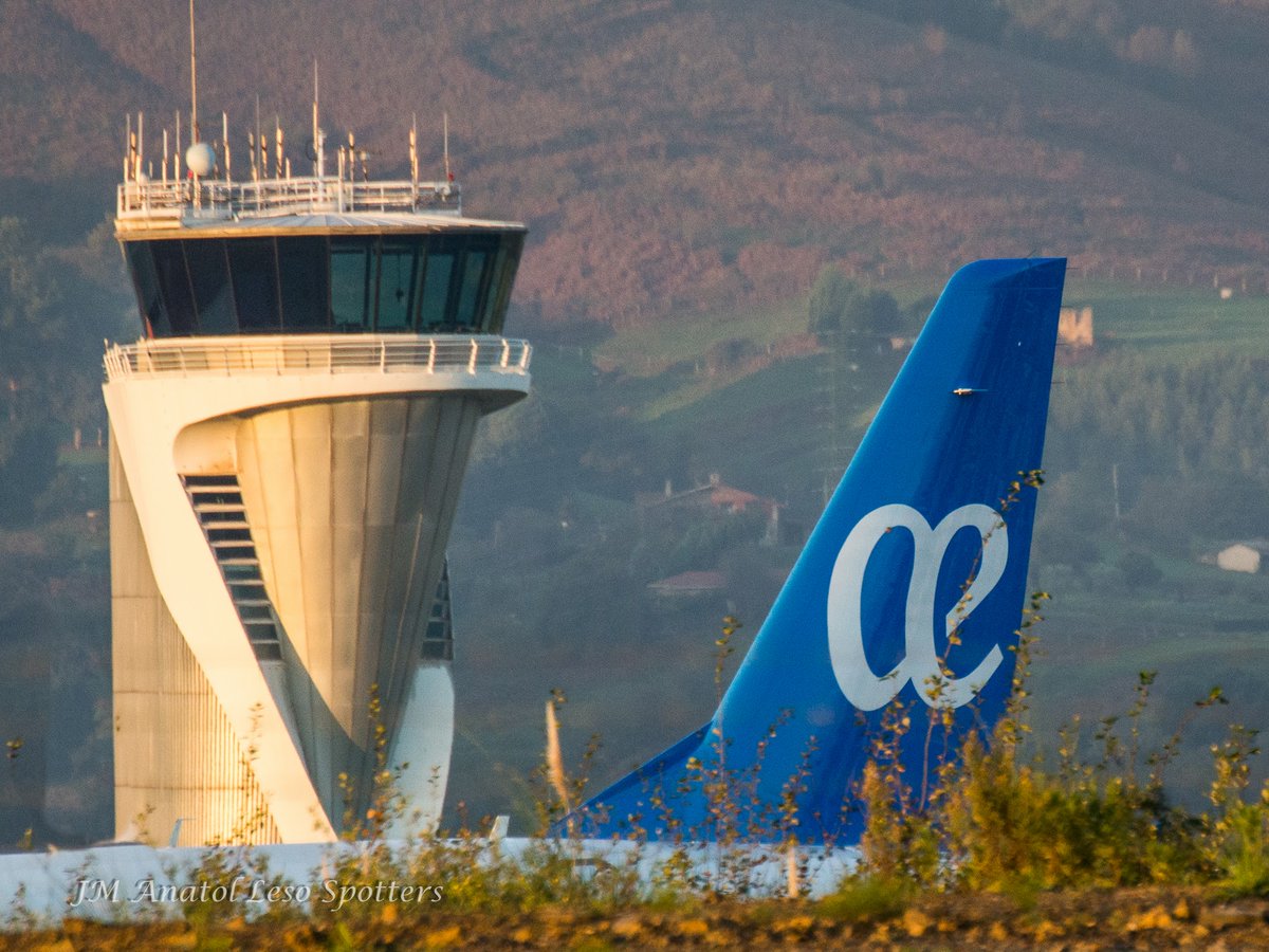 jmanatol's tweet image. #FelizDiaDelControladorAereo
Qué sería del tráfico aéreo sin la labor de los @controladores 

Gracias por estar ahí en el #Halcon de #LEBB #BIO y en el resto de #torres con vuestras fantásticas vistas

@MagazineATC @mikel_atc @Controleitor y demás
