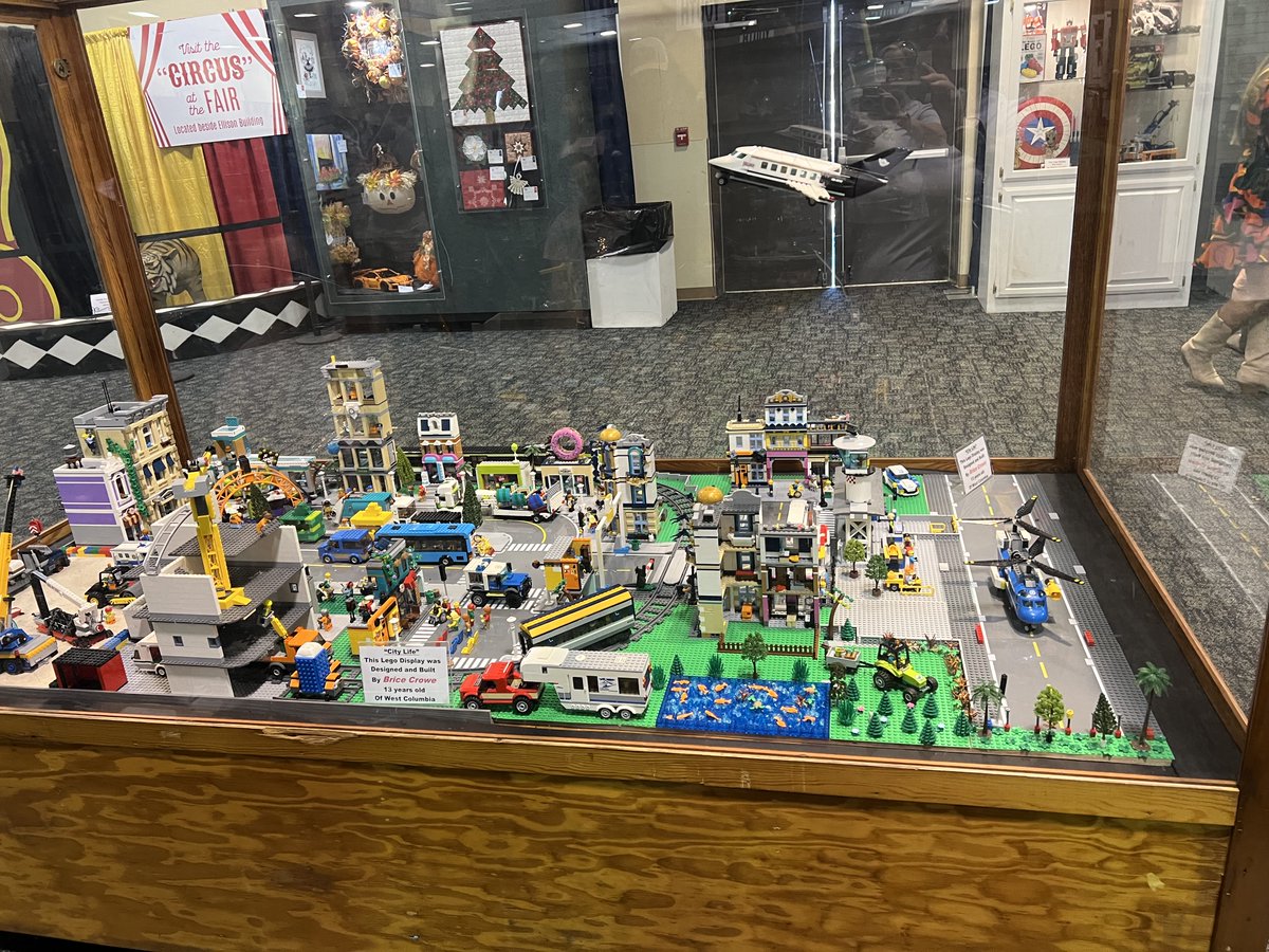 So proud of our #Lex2 students who had works exhibited at the <a href="/SCStateFair/">South Carolina State Fair</a>! Among them: <a href="/NMScougars/">Northside Middle School</a> student Brice Crowe, whose "City Life" Lego display was amazing! <a href="/WestColumbiaSC/">City of West Cola</a> <a href="/CityofCayce/">City of Cayce</a> <a href="/BrendaHafner/">Dr. Brenda B. Hafner</a> <a href="/DrTiffanyHall/">Dr TiffanyTurnerHall</a> #WeAreLex2