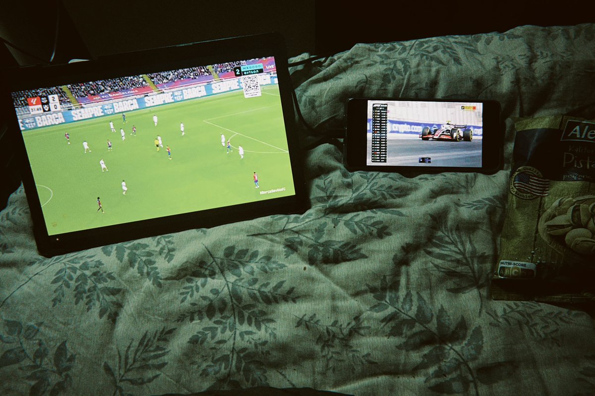 ulikverse's tweet photo. Situation so far:

* Barca: 2-0 up
* Ferrari: P1, P3 
* Pistachios: 60% of pack left

#viscabarca #forcaferrari https://t.co/D9COonNejF