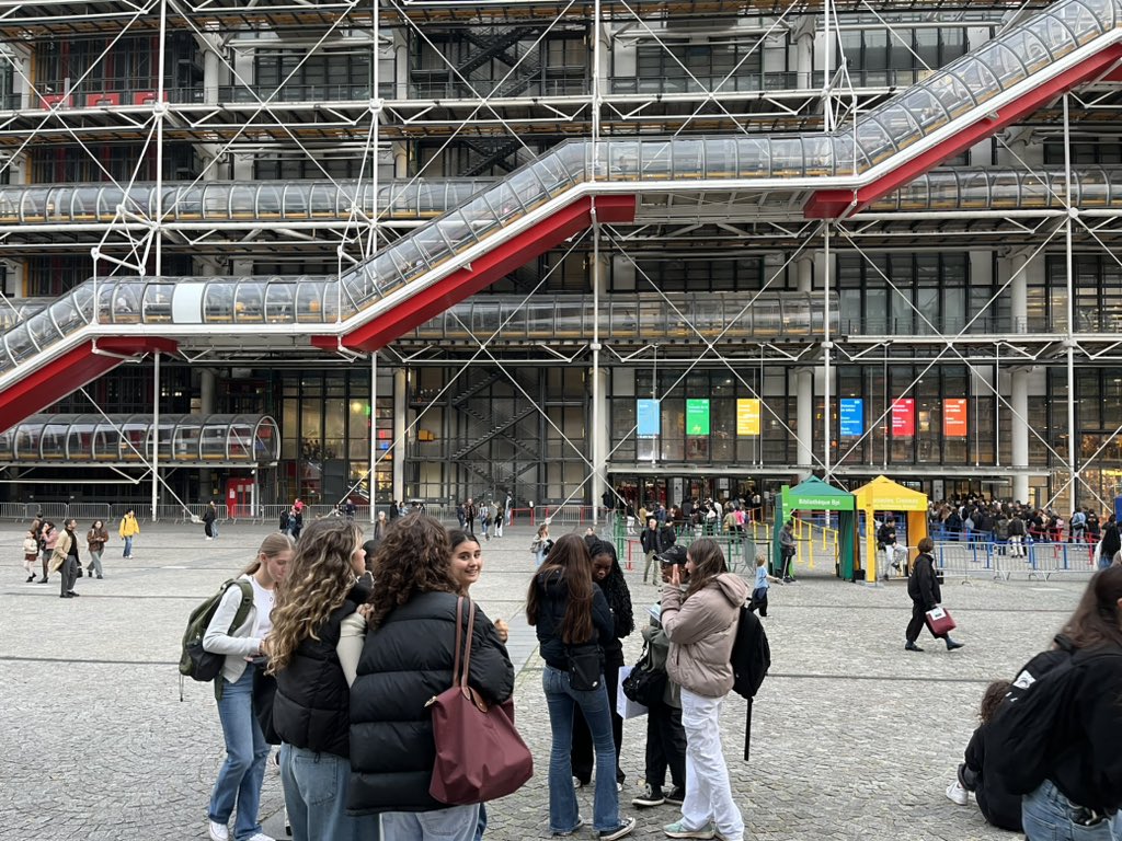 croydonhighart's tweet photo. Amazing Art Gallery @CentrePompidou @CroydonHigh @croydonhighart 🎨❤️🖼️🖌️🥐🦆 #Paris #Day3 https://t.co/2DnAYcW6Zc
