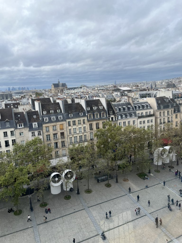 croydonhighart's tweet photo. Amazing Art Gallery @CentrePompidou @CroydonHigh @croydonhighart 🎨❤️🖼️🖌️🥐🦆 #Paris #Day3 https://t.co/2DnAYcW6Zc