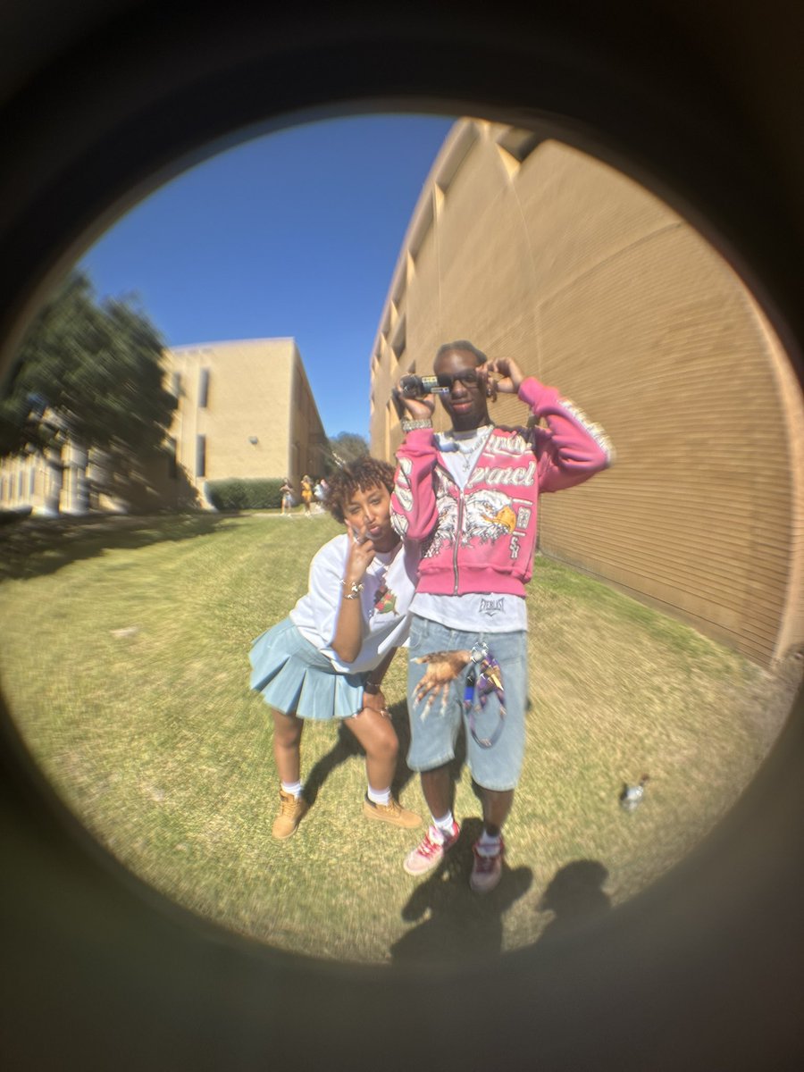 sheluvvssdee's tweet photo. hoco @ su 🍂 https://t.co/oVrSMXqTSU