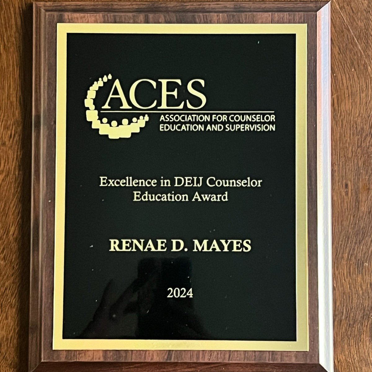 we do this work for joy. For love. Bc it’s the right thing to do. The work isn’t done- I appreciate this moment to pause, reflect, &amp; accept the flowers of this award. Thank you <a href="/EHinesPhD/">Erik M. Hines</a> for nominating me &amp; <a href="/karaieva24/">Kara Ieva</a> &amp; Sam Steen for their support ❤️ #AntiracistSC #SCChat