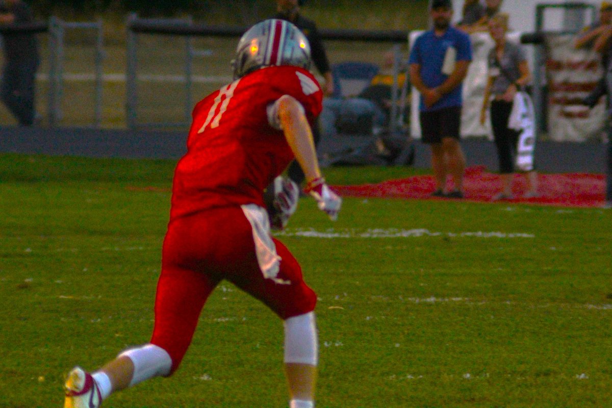 Last Friday got the win. I had 4 tackles, 3 receptions for 134 yards and 2 touchdowns.
#11, #westfallfb. #senioryear