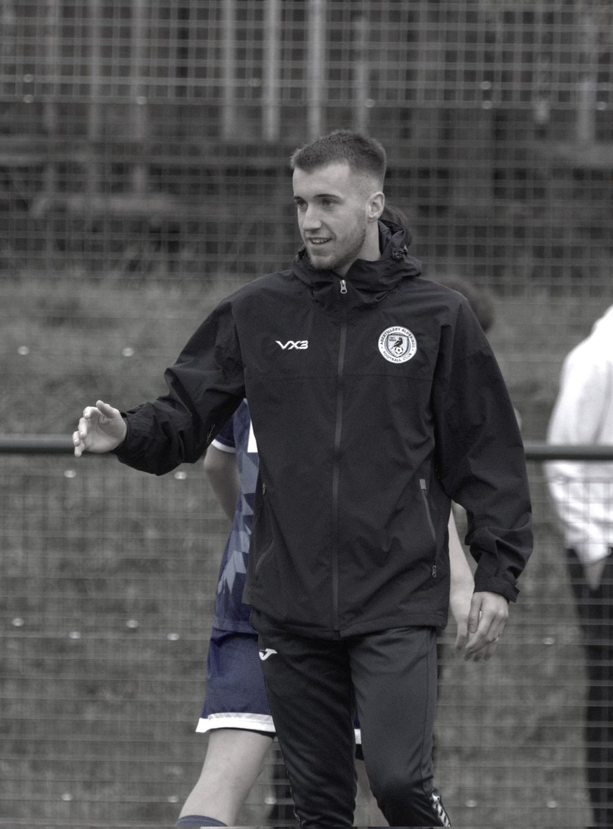 AndrewR14547521's tweet image. @linealex3 playing on a Saturday and in the dug out on Sunday for @AberBluebirdsFC , great commitment from a top youngster 💙