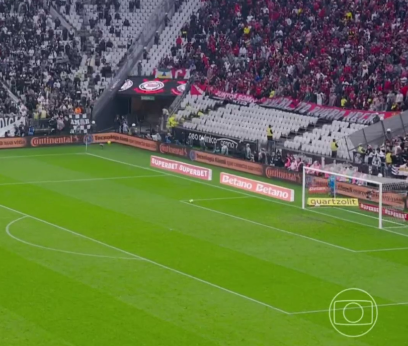 samengo_ofc's tweet photo. Só o Rossi pra me tirar um sorriso de canto no meio do ódio que sinto https://t.co/aLGlPiNpJb