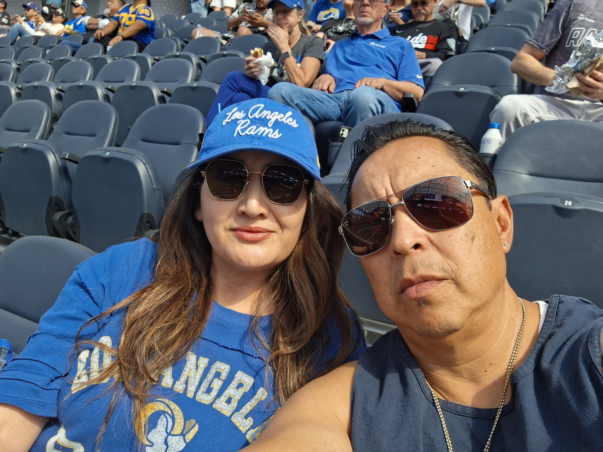 fgabby84's tweet photo. #Ramshouse #larams https://t.co/GT5SF63KX1