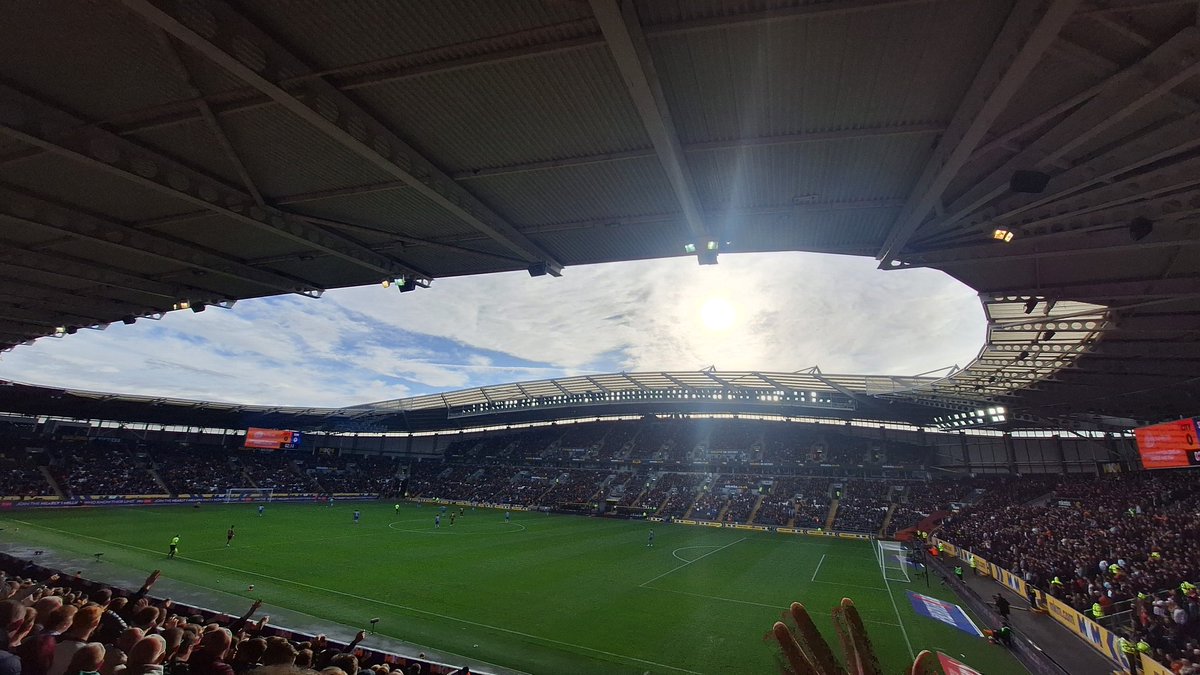 sgtscooterboy's tweet image. Top of the league #safc #justhome