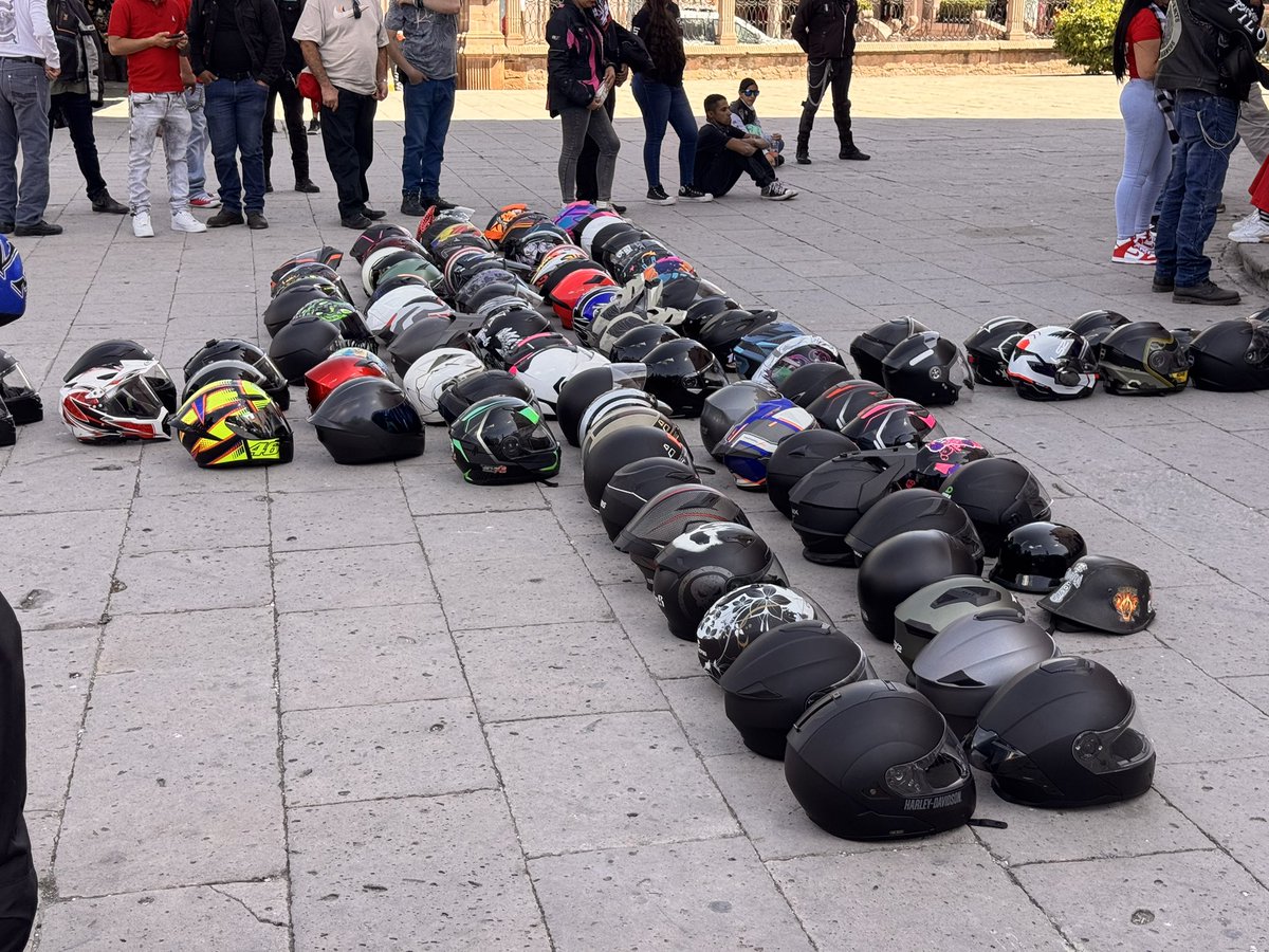 ALPONCHINO's tweet image. La bendición de los #Cascos