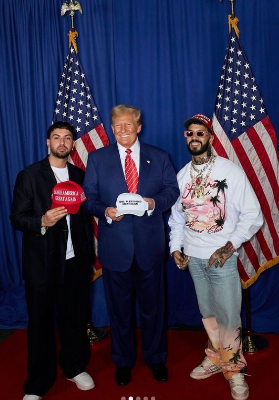 RodrigoANoramb1's tweet photo. La escritora Camila Gutiérrez autora de “Reggaetón Religión” en una entrevista donde comentó el rol político de distintos artistas del género, apenas mencionó a Anuel, Justin Aquiles o Nicky Jam, quienes apoyan a Trump. #CNNMagazine https://t.co/nKtFCmYrw2