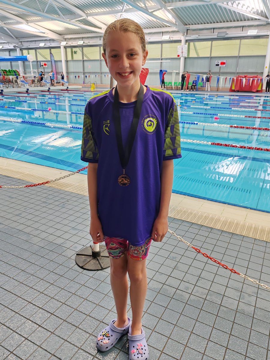 Congratulations to Ellie on her bronze medal 🥉 today in the 50m breaststroke 🤩🤩💜💚 #bronzemedalist <a href="/GarthOlwg_Canol/">Ysgol Ganol Garth Olwg</a> <a href="/garth_olwg/">Ysgol Garth Olwg</a>