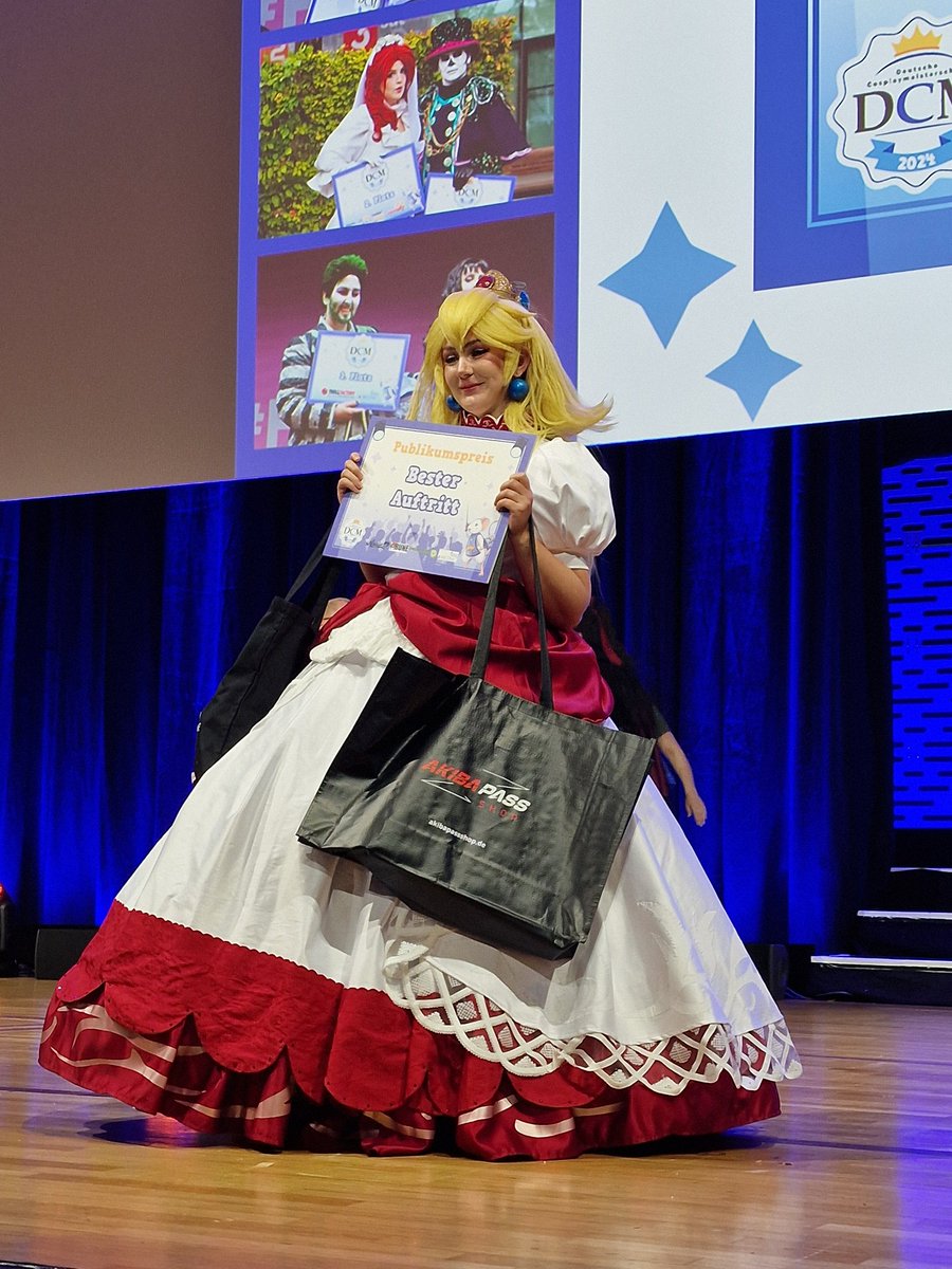 DCM Cosplay tweet media