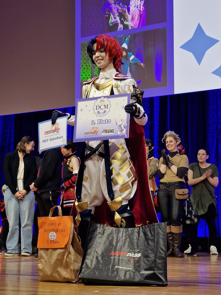 DCM Cosplay tweet media