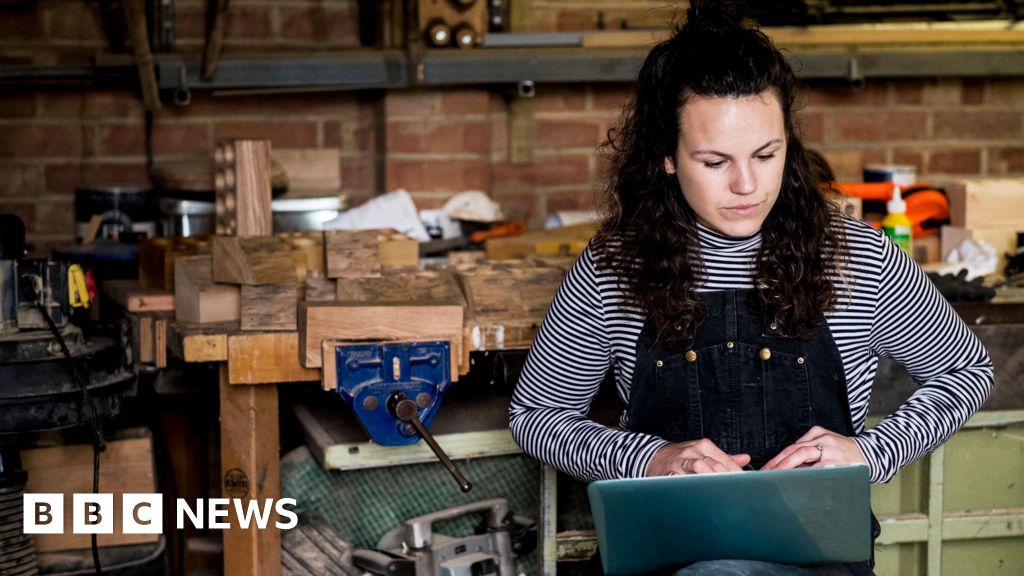 Slowing wage growth might pave the way for a rate cut...see what this means for your business plans and financial strategy. Stay informed and get ahead of the change: bbc.com/news/articles/…  #Cornwall #accountant #FinanceNews #Economy