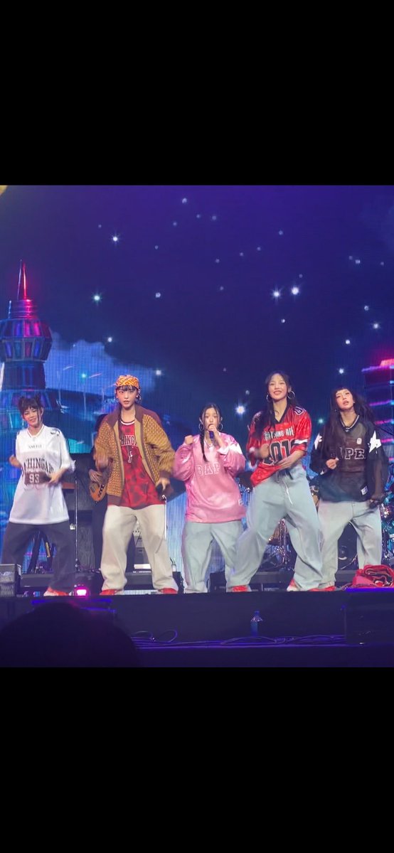 Modani12345's tweet image. 昨日今日してた髪型と、今日のはにちゃんの髪型いっしょ、、￼

昨日目の前でインスパイア受けてくれたってことでよろし？￼￼☺️🫶🏻🫶🏻🫶🏻
#CokeStudio2024 #NewJeans #HANNI