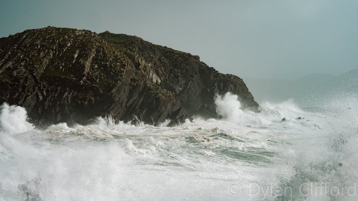 #StormAshley Pummelling the Kerry Coast.