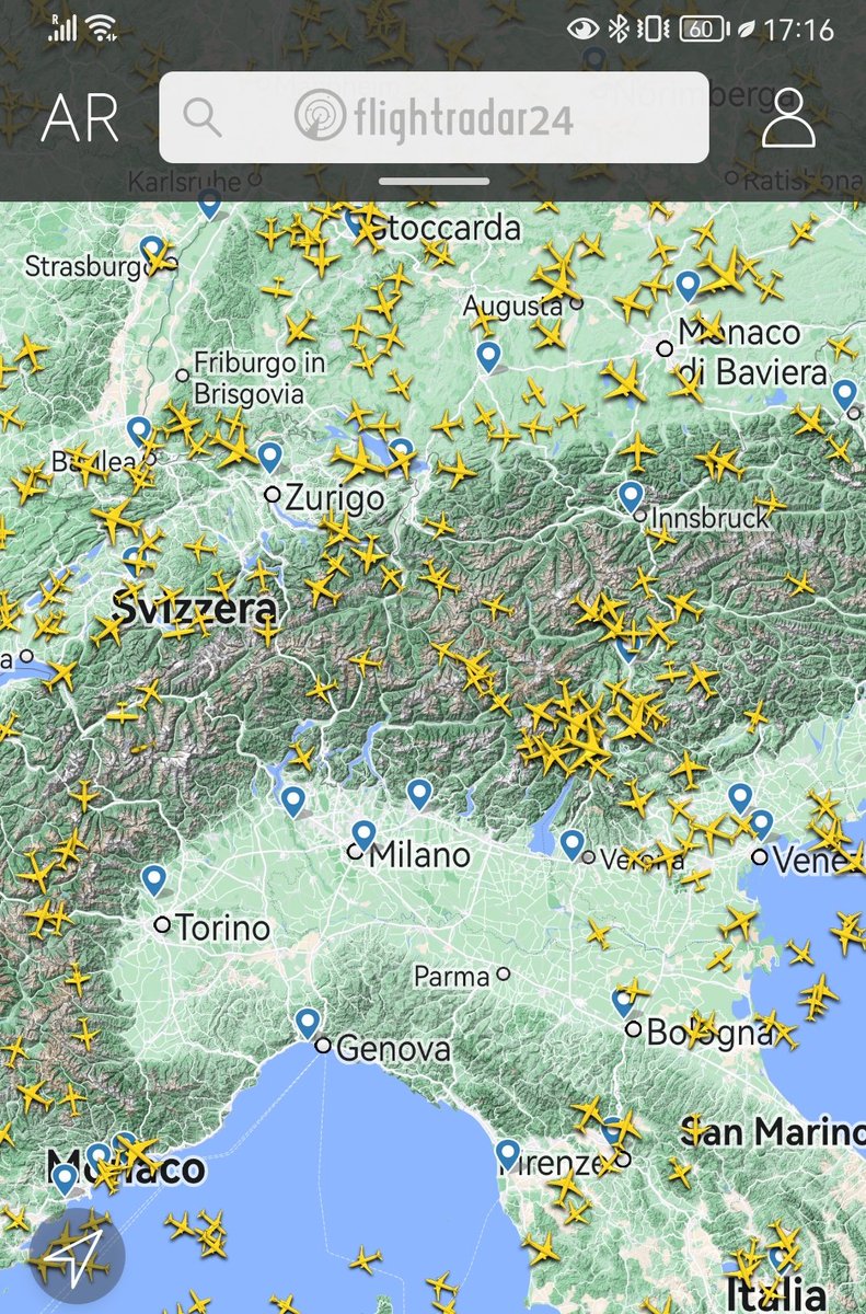 daniele_geek's tweet photo. Intanto l'intero settore del traffico aereo controllato dall'ACC di Milano è completamente chiuso!

Centinaia di voli che non possono attraversare lo spazio aereo ne atterrare!

Dicono "Radar fuori uso" (e i sistemi di backup?) 

Qualcuno ha piantato un chiodo in zona Linate? 🤦🏻‍♂️ https://t.co/P0JRjS8gtZ