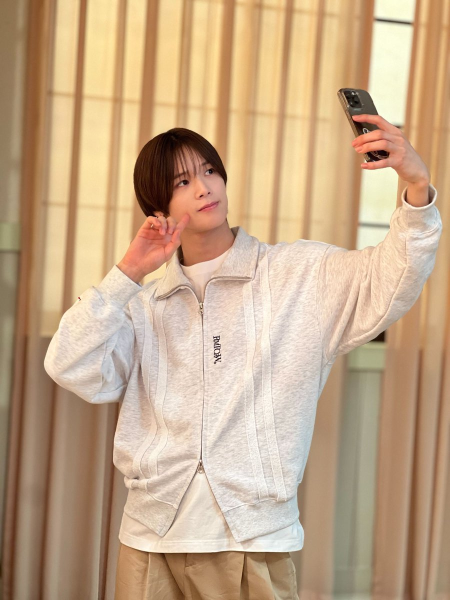 andTEAM_members's tweet photo. Happy K-Day 🥳 🥳 
けいひょんと一緒に過ごす毎日は特別に感じるよ♪
素敵な1日になりますように🫶 

#HAPPY_K_DAY
#andTEAM #MAKI https://t.co/mXfts68q2S