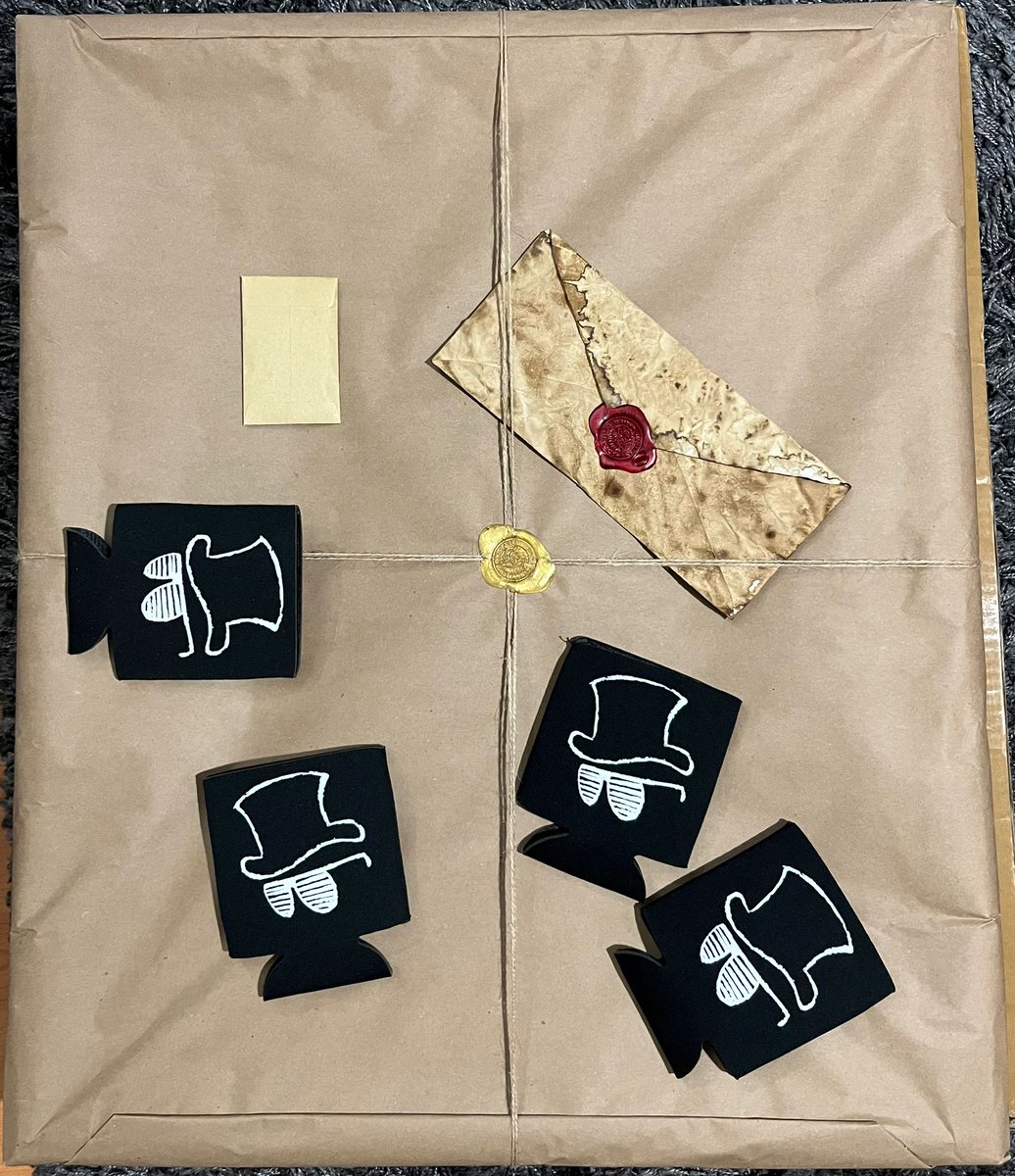 Jeez, this gorgeous <a href="/ApesOnCanvas/">carverscanvas</a> of my <a href="/the_ape_society/">The Ape Society</a> ape just arrived and I LOVE IT!! 🔥🔥🔥 ngl I felt like a kid unboxing this 😂

Thank you so much <a href="/CarverdeMedici/">CAЯVEЯ de Medici 🎩🐸</a> 😍🫡