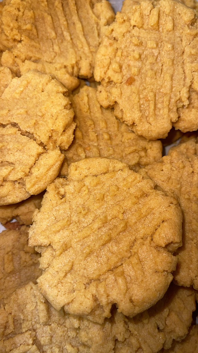 BuzztownM's tweet photo. Pumpkin Spice Cookies 🎃🍪💚 https://t.co/R1R54668ZZ