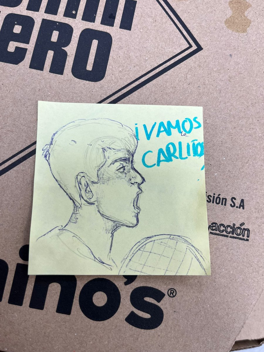 Soy trabajadora en <a href="/DominosPizza_ES/">Domino's Pizza España</a>  y cada vez que juega <a href="/SEFutbol/">Selección Española Masculina de Fútbol</a>  o <a href="/carlosalcaraz/">Carlos Alcaraz</a> hay que decorar las cajas con alguna frase como homenaje.

Yo: poh con to' mi arte vamoh a decorar cajah!😂