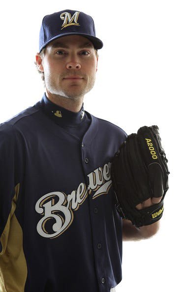 Thomas_Miller21's tweet photo. @JustinShackil @DimTillard the mock turtleneck is making a comeback!! You will need to break out your old school Brewers ones next year during a broadcast! https://t.co/RUbtCqnEXo