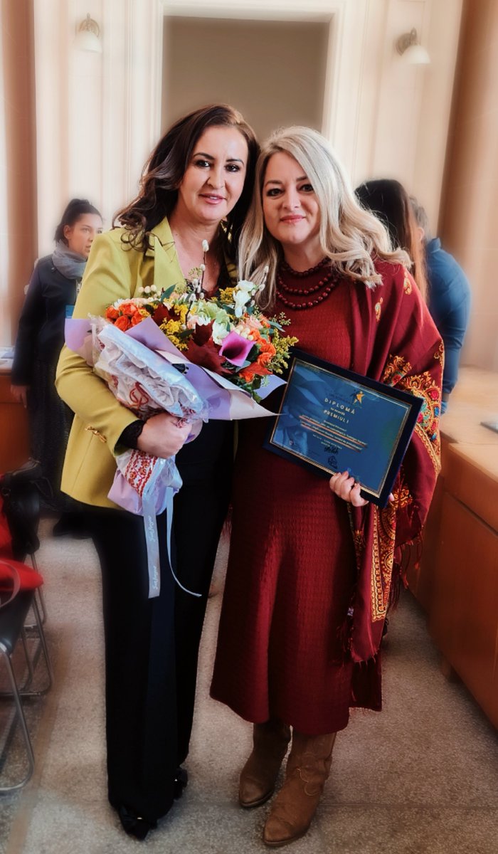 ro_conect's tweet photo. What an honour! 🏆🥇We were awarded by the Ministry of Family, Youth and Equal Opportunities @GuvernulRo at the Romanian Youth Gala. Tnk you minister Natalia Intotero. 🇬🇧🤝🇷🇴 https://t.co/6cnFhzlYEb