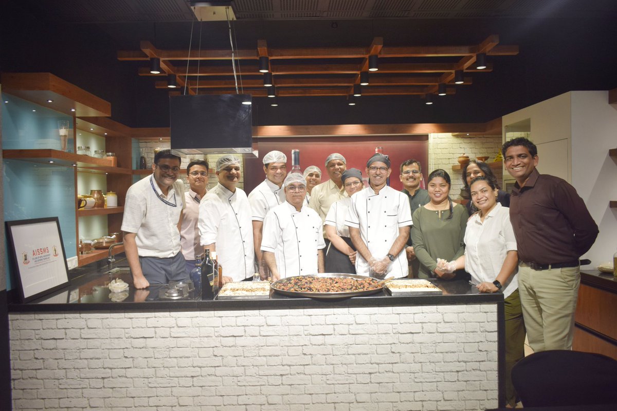 AISSMS_CHMCT's tweet photo. Celebrating the spirit of the season, our team at AISSMS CHMCT joined hands for the joyful Christmas cake mixing ceremony With a blend of festive ingredients and a dash of excitement, we kicked off the holiday celebrations in sweet style.
#CHMCT #AISSMS #PUNE #CHRISTMASCAKEMIXING https://t.co/GoDMLHRYsC