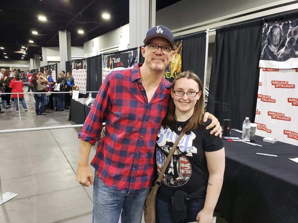 CandidHeart78's tweet photo. 5 years ago at walker/stalker con in Atlanta my girl got to meet her "man"   @MatthewLillard you are truly an amazing person and I'm do happy she got to meet you. https://t.co/gKJAAnA5LU