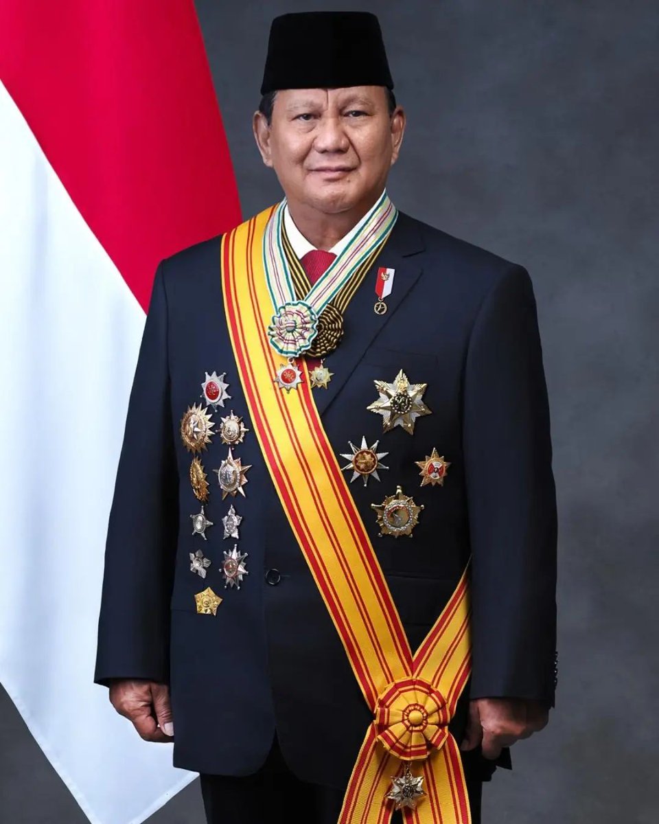 FidelisEffendi's tweet photo. Presiden dan Wakil Presiden RI ( 2024 - 2029 ).

Selamat bekerja pak President 🙏

#prabowosubianto 
#gibranrakabumingraka 
#presidenprabowo 
#prabowogibran https://t.co/JSSOg3YYB0