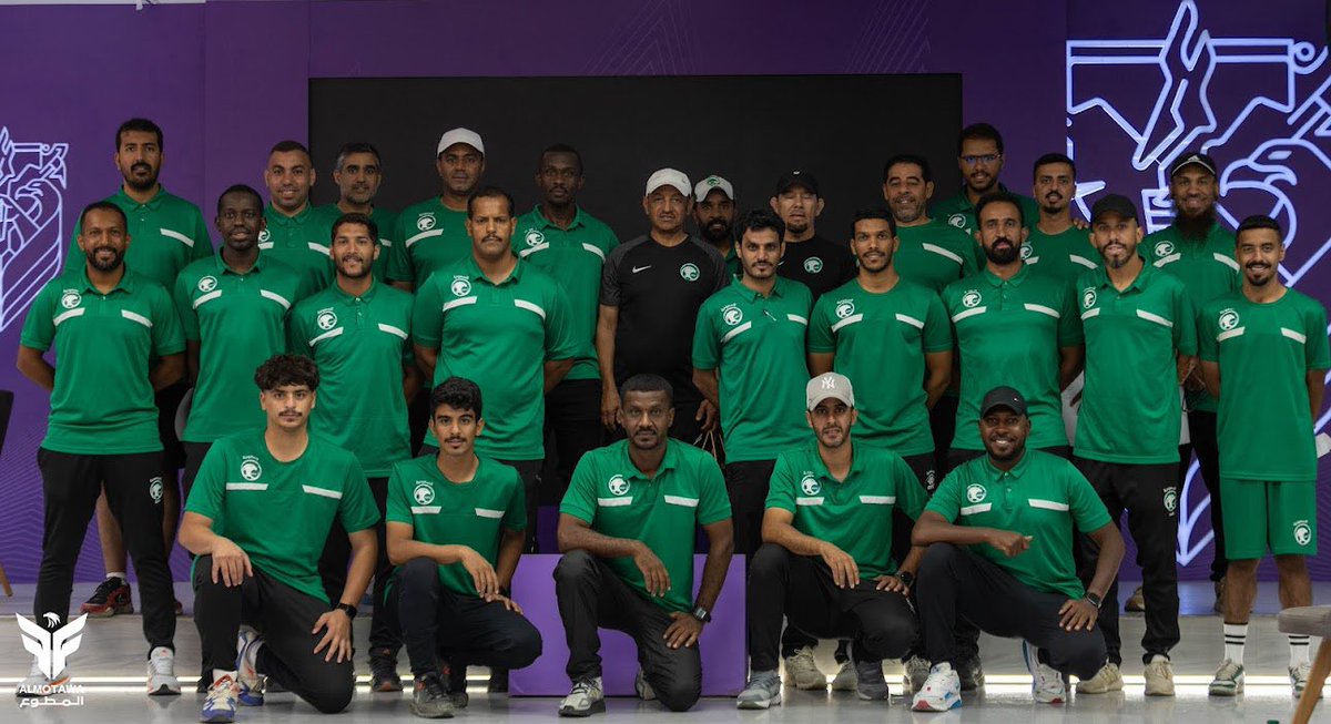 3bdullah_gaiz's tweet image. الحمد لله   
تم الانتهاء من الجزء الثالث والاخير
 من دورة الرخصة الاسيويه B
الف مبروك لزملائي المدربين 
 شكراً  للمحاضرين

الكابتن / خالد القروني
الكابتن / بندر الجعيثن
الكابتن / سعود المشعان 
الكابتن / هلال الرفاعي