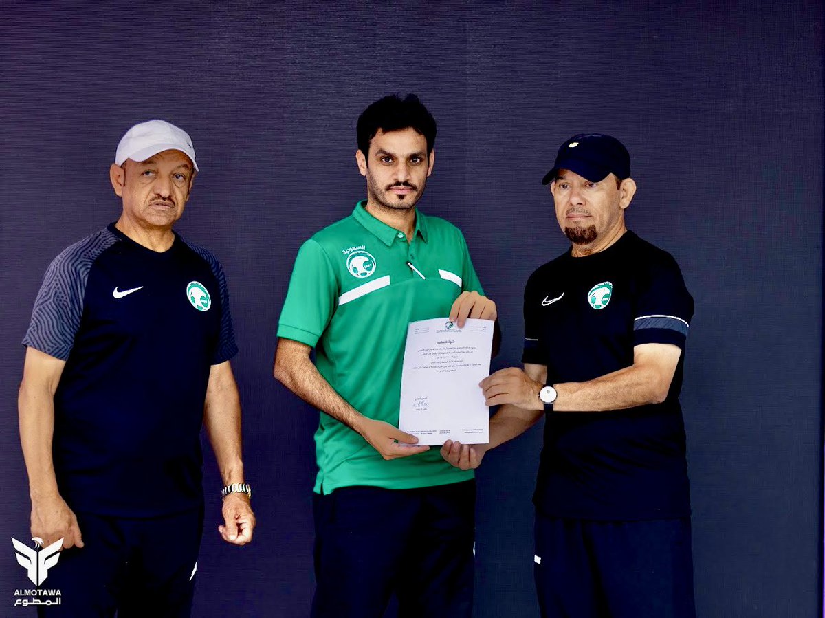 3bdullah_gaiz's tweet image. الحمد لله   
تم الانتهاء من الجزء الثالث والاخير
 من دورة الرخصة الاسيويه B
الف مبروك لزملائي المدربين 
 شكراً  للمحاضرين

الكابتن / خالد القروني
الكابتن / بندر الجعيثن
الكابتن / سعود المشعان 
الكابتن / هلال الرفاعي