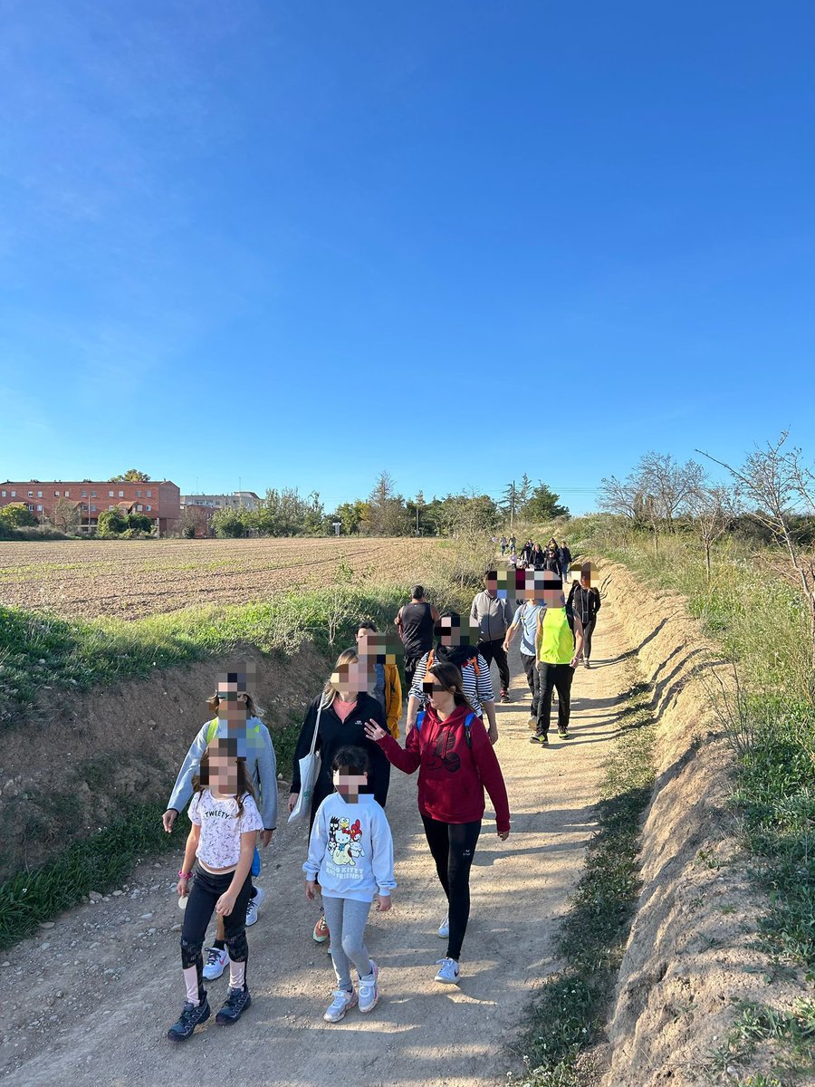 masiperera's tweet photo. 💚Matí d’esport, salut i comunitat educativa! Donem la benvinguda a les motxilles EPSAP! 🎒
I tu, quina ruta faràs? Nosaltres, avui, hem fet la de Vilafranca-Els Pujols!
#epsap #femsalut #famílies https://t.co/KZ6B0nQ2W4