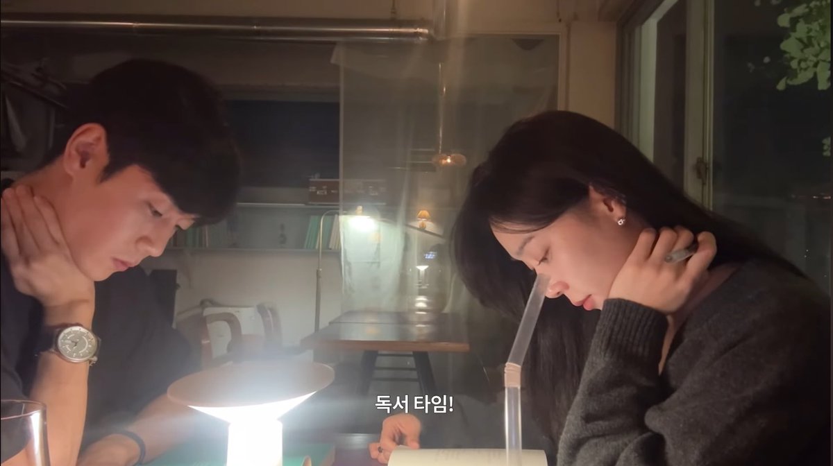dontkillmemory's tweet photo. 주미지원 마주앉아책읽기 2024 ver. https://t.co/47lgD0QLu0