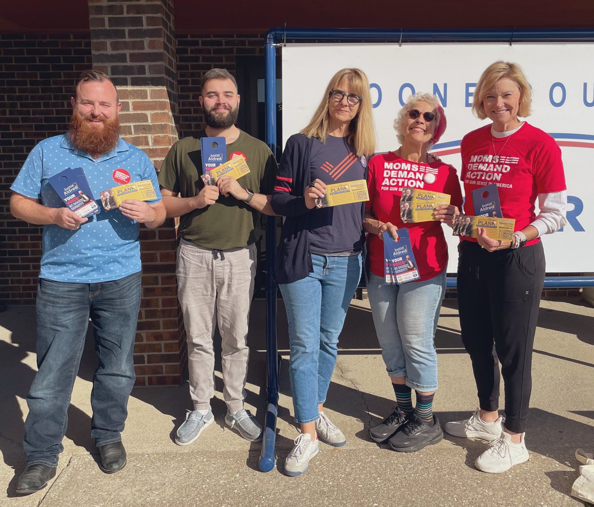 CoMo_Kristin's tweet photo. Mid-Missouri @MomsDemand are ready to head out and knock doors for this #WeekendofAction! Excited to have conversations with voters about our #GunSenseCandidates—@KathySteinhoff and @AdrianPlank47 for #moleg and Justin Aldred for Boone County! https://t.co/TMDLQBCmTN