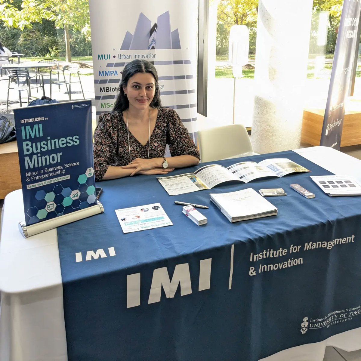IMIUofT's tweet photo. Sun's out & so are we for @UTM Fall Campus Day 🌞😎 We're in IB to support our #science dept pals with our IMI #Business Minor and also in KN to talk about grad programs, exec ed, sustainability, and entrepreneurship - come talk to us! #utmfcd #UofT
@UofT @UTMFuture @FutureUofT https://t.co/8Zb5U7rtEK