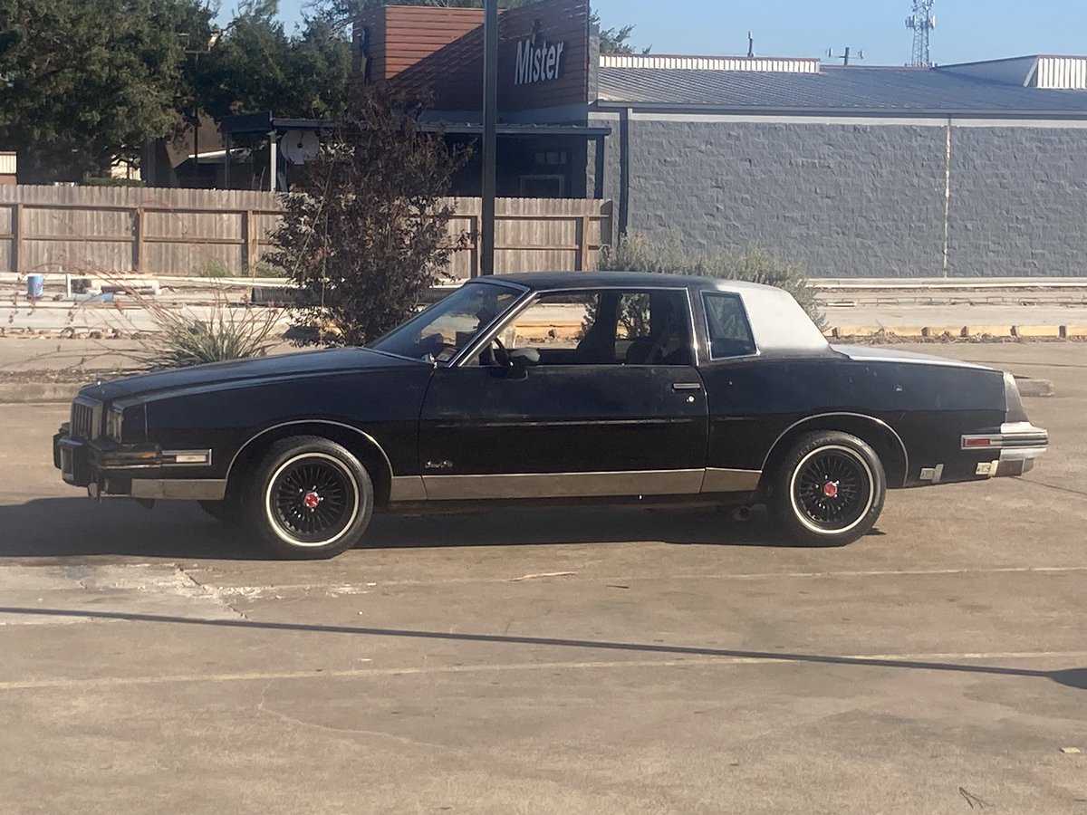 ILead4success's tweet photo. Took her for spin this morning #gbody #pontiac #project https://t.co/HZFu6MeR2C