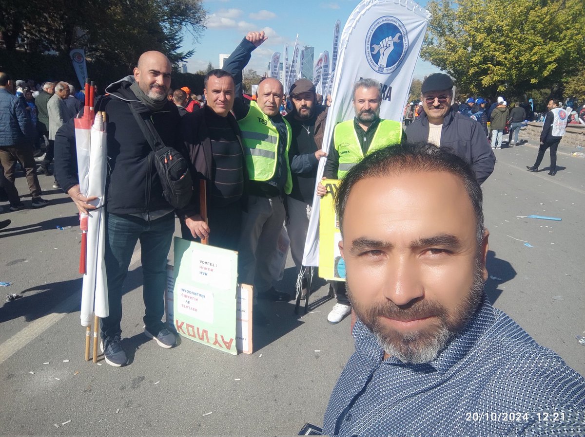 yugruk_imdat's tweet photo. Değerli dava kardeşlerim bir görevide yerine getirmenin verdiği huzur anlatılamaz 17 Kasım kartal mitinginde daha güçlü daha yürekten haykırmak dileğiyle herkese slmlr sevgililer 
@RTErdogan
@dbdevletbahceli
@turkiskonf
Ergün Atalayla
#ÇırakStajyerAnkaradaMitingde https://t.co/H3LjwZramB