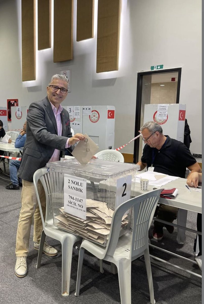 Antalya Barosu Genel Kurulunda demokratik  görevimizi yerine getirdik. Aday olan, seçilen,katılan bütün meslektaşlarımı kutlarım.
Adalet yoksa ( bir değil) çok eksiğiz.