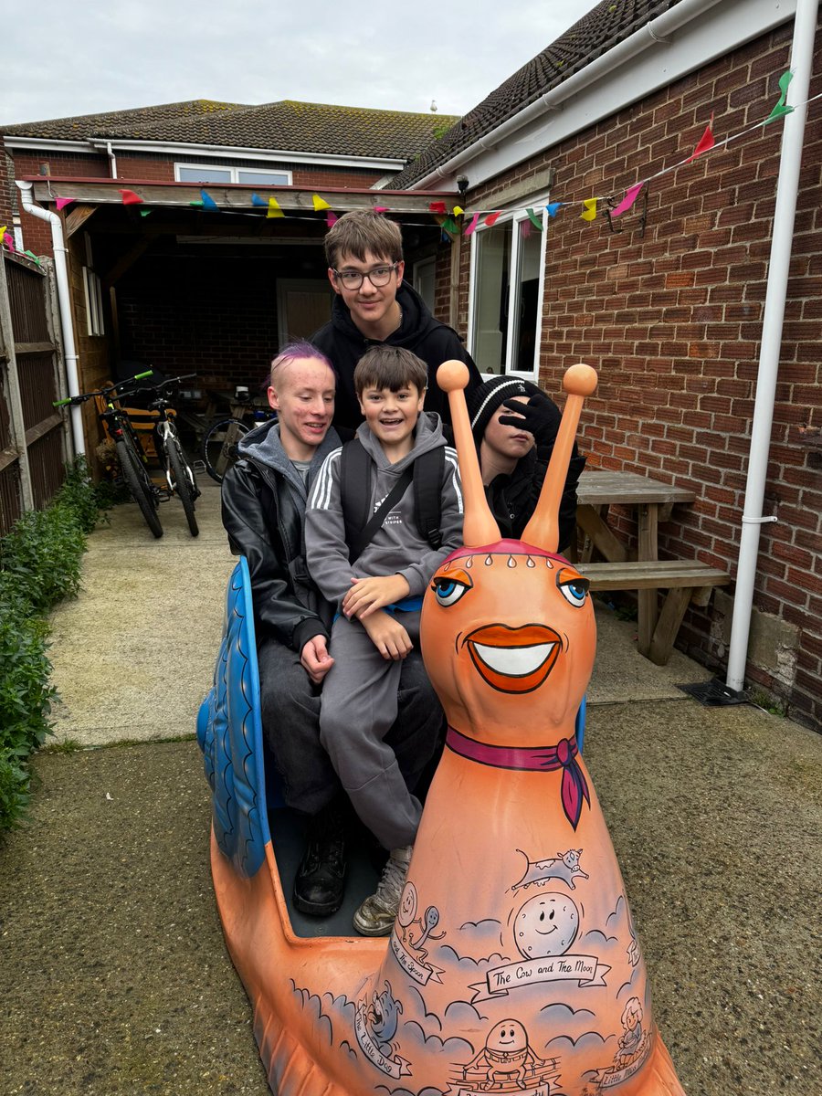 Busy day in #GreatYarmouth with volunteers getting our <a href="/JoylandGY/">Joyland</a> snails ready for trick or treat Snail Trail on GY seafront this October half term, including 3 big events at Joyland itself!
