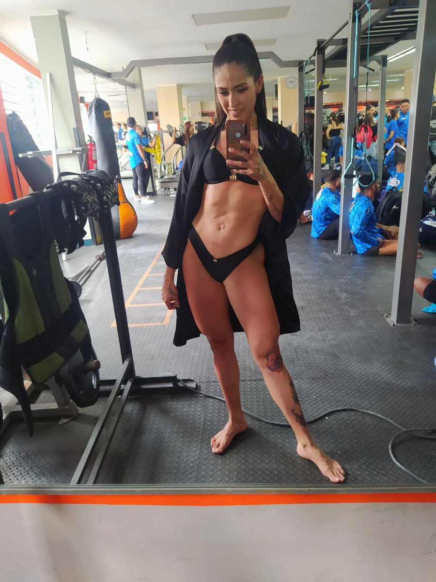 StrongRosma's tweet photo. Last year I made the decision to prepare myself to compete in the bikini fitness category, I wanted to take my body to another level. The preparation took a year, I love to see my body super defined. What do you think? Do you like my body before or after? https://t.co/PJShihrfQQ