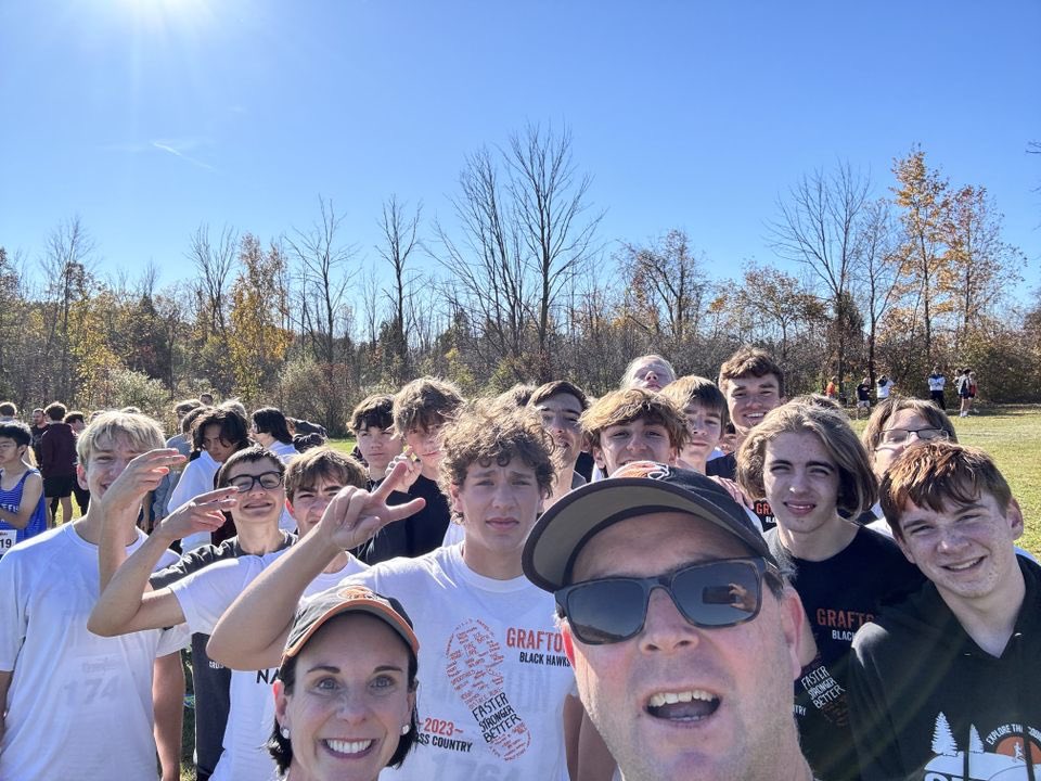 CrossGrafton's tweet photo. Great races at conference! Our top runners were Callie, 20:41 and 21st overall in Varsity girls, earning her a medal, Jackson, 18:04 in Varsity boys, Mason, 1st overall in JV boys with 18:36 and a medal, and Everyly, 23:15 in JV girls. Congrats to all our runners! #BlackHawkPride https://t.co/dFFhWIoHYN