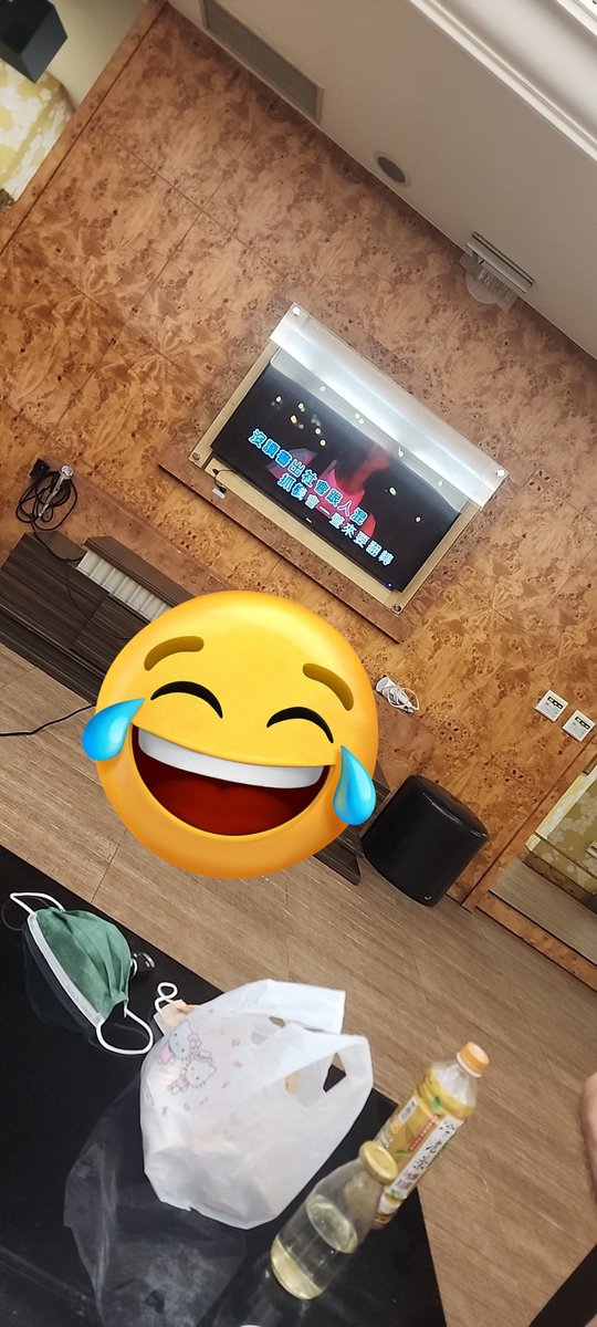 我只是想泡個澡
櫃檯姐姐看到我直接升等
我很久沒開🍊了啦
低調點比較好